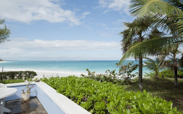 Windermere Escape: Private Villa By The Beach