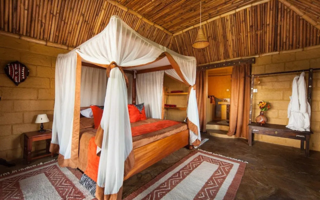 Rhino Watch safari Lodge