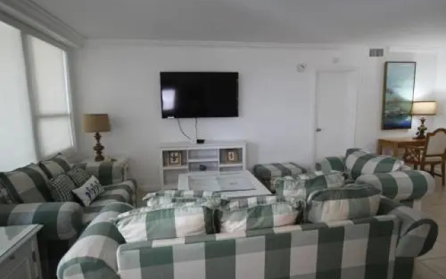 Private 2/2 Beachfront Jr Ste Condo