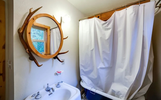 25sl - Hot Tub - Bbq - Pets Ok - Wifi - Sleeps 6 1 Bedroom Home by RedAwning