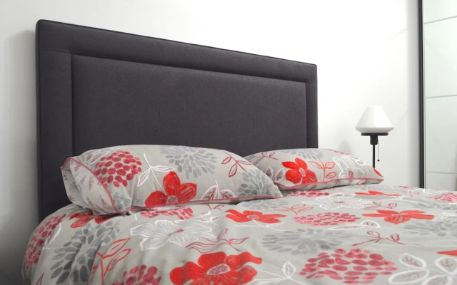 Bright & Spacious 1 Bed Flat in Kensington Olympia
