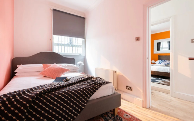 2 bedroom family home in trendy Notting Hill