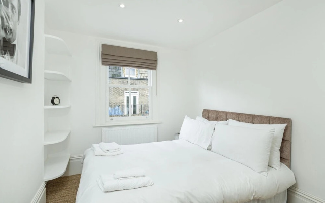 Top Floor Flat - Mimosa Street