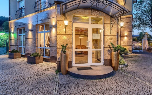 Отель Villa Palladium Польша, Гданьск - 1 отзыв об отеле, цены и фото номеров - забронировать отель Villa Palladium онлайн вид на фасад