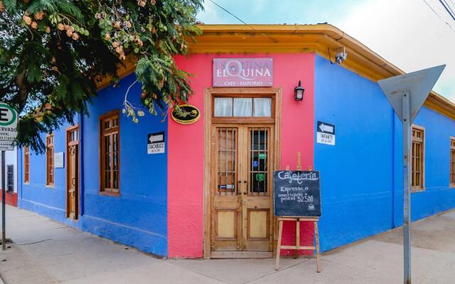 Отель Hostal Boutique Esquina Elquina B&B вид на фасад
