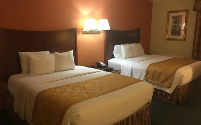 Days Inn & Suites Red Rock-Gallup
