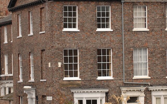 Отель The Riverside York вид на фасад
