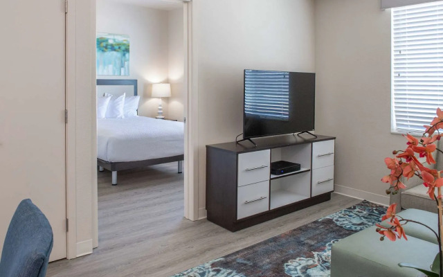 Soka Suites Dallas - Las Colinas