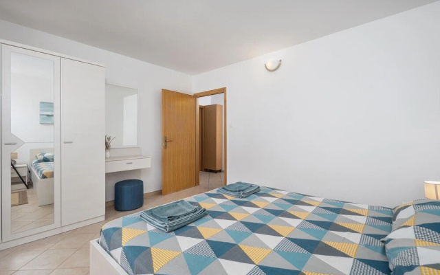 Stunning Home in Sveti Anton With Wifi and 4 Bedrooms