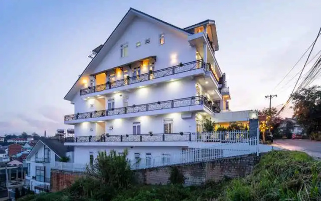 Hung Nguyen Valley Dalat Hotel