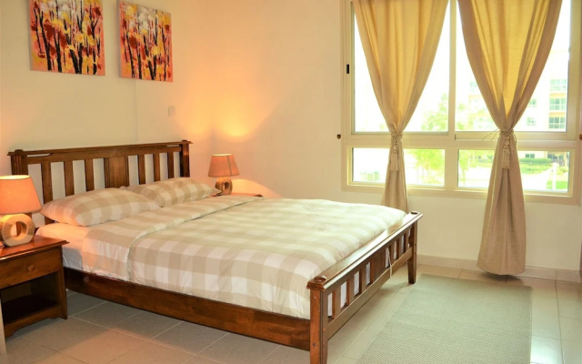 (Nickname Oasis) Spacious 1BR Apt. w/ terrace and pool view