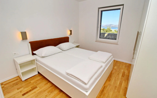 Apartments Kula