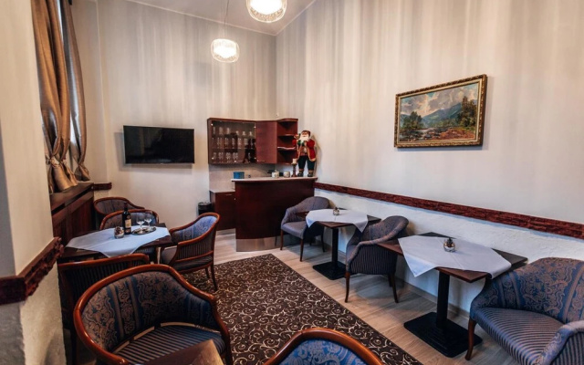 Star Hotel