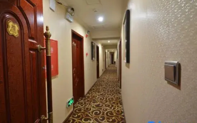 Luding Jinmaoyuan Business Hotel