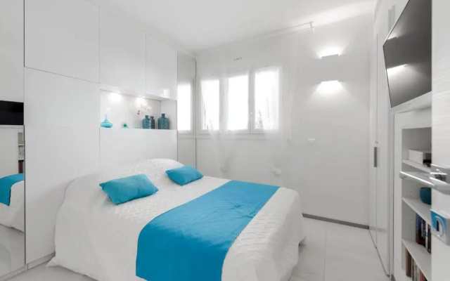 SERRENDY 3 minute-walk to the beaches! Cozy 2-bedroom apartment