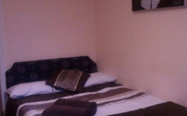 OYO Hotel 33