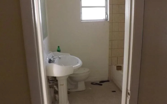 Eamon James Apartments & Suites