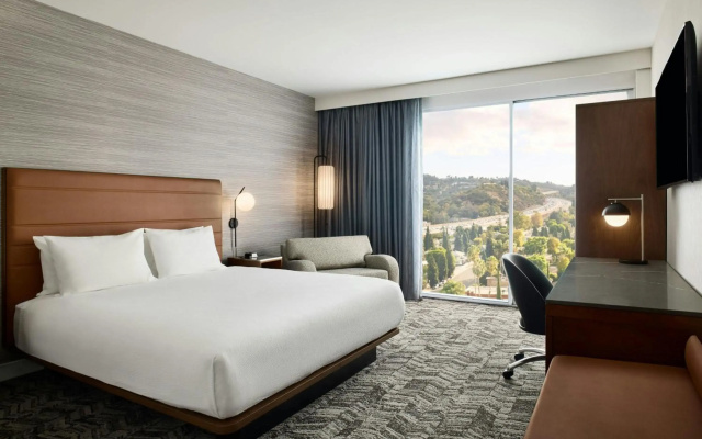 Courtyard by Marriott Los Angeles - Sherman Oaks