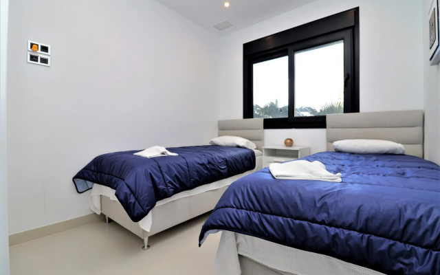 Sunset Drive 1-46 Poniente Beach