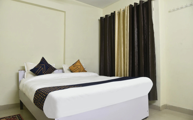 Spot on 76453 Hotel Golden Star 2