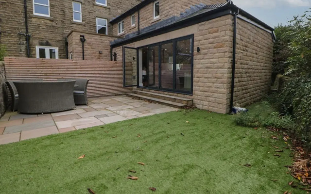 Netherdale House