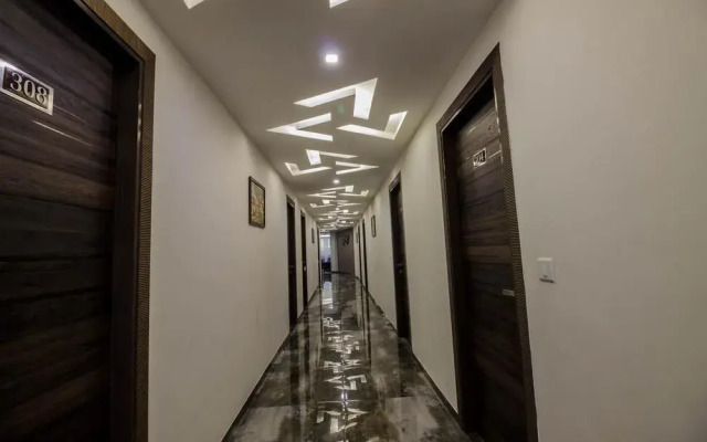 OYO Rooms High Court SG Highway