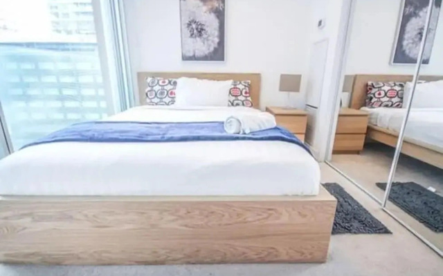 Guestilo Residence - Fort York