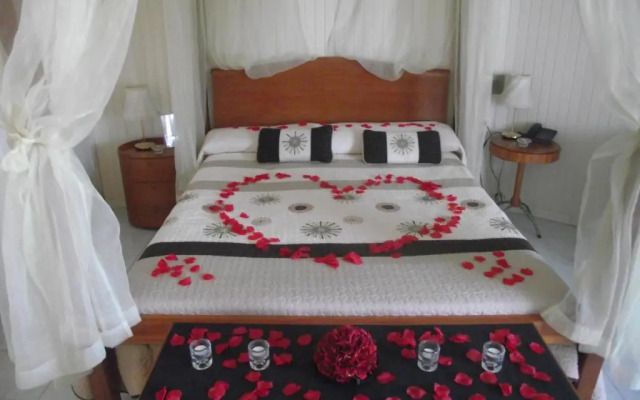 Hotel Ampuria Inn