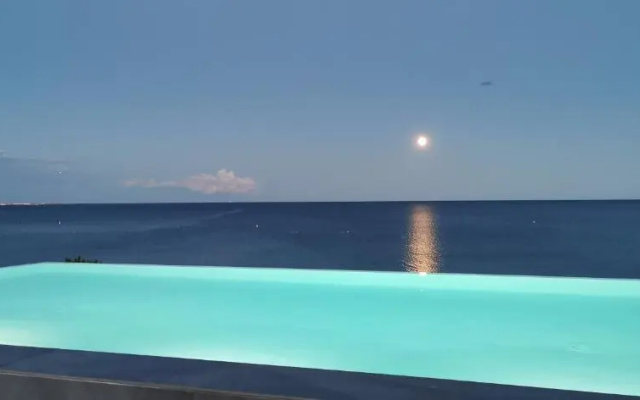 Résidence Pearl Beach - Seaside Rooftop Pool