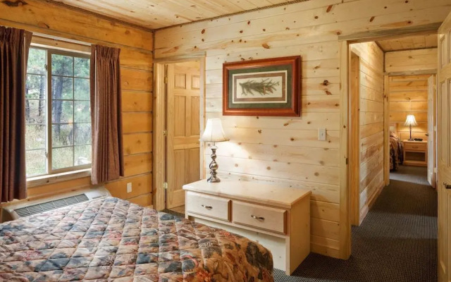 Rock Crest Lodge And Cabins