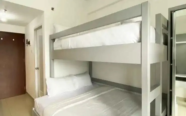 Cozy Stay Studio Apartment at Sayana Bekasi By Travelio