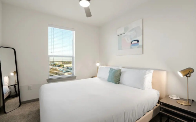 Arlington Upscale 2BD 2BA Apartment