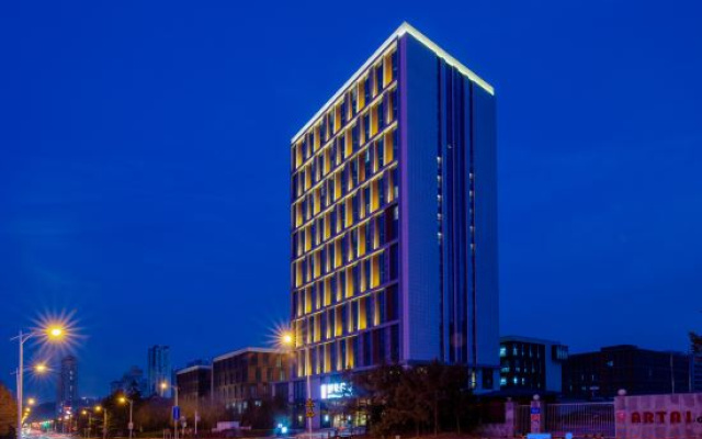 Guanggu International Apartment