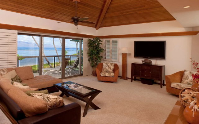 Puunoa  - CoralTree Residence Collection