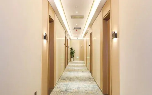 Shanghai Starry Sky Manju Theme Hotel (Haichang Ocean Park Branch)