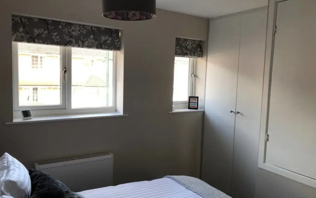 Ideal Selly Oak Home - Family or Business