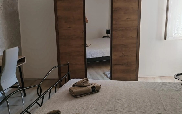 Apartment Carera 1900