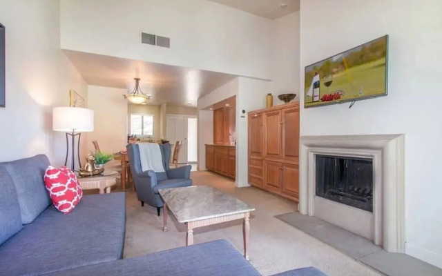 2BR Near Wineries Golf Course View Parking
