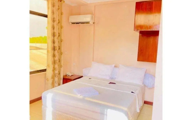 Maredori Hotel