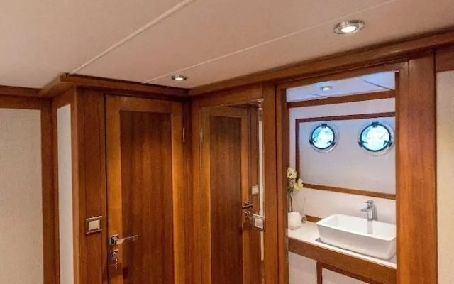 Ada Dreams / Boat