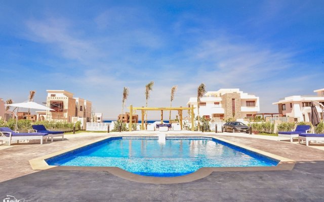 Luxury 4BD Villa with Pool in Hurghada 1