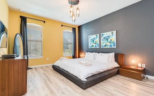 Edgy and Modern 7 Bed 5 Ba Villa Pool & Spa 1800saw