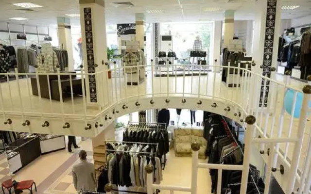Elegant Complex