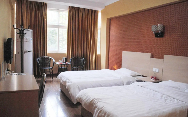 Jin He Express Hotel(滁州金利商务酒店（滁州北站店）)