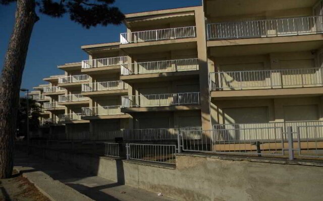Отель Apartamentos DMS 5 Испания, Салоу - отзывы, цены и фото номеров - забронировать отель Apartamentos DMS 5 онлайн вид на фасад