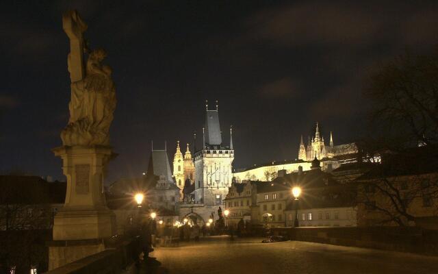 Отель InterContinental Prague Чехия, Прага - 12 отзывов об отеле, цены и фото номеров - забронировать отель InterContinental Prague онлайн вид на фасад