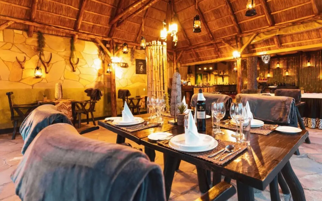Amakoro  Songa  Lodge