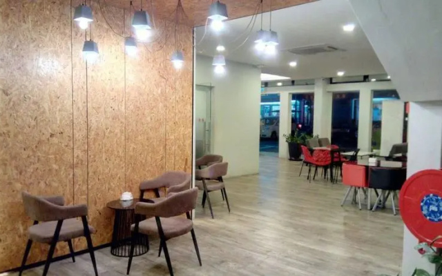 See Foo Hotel