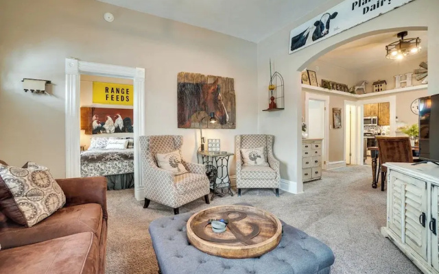 Walk to University: Dtown Laramie Home!