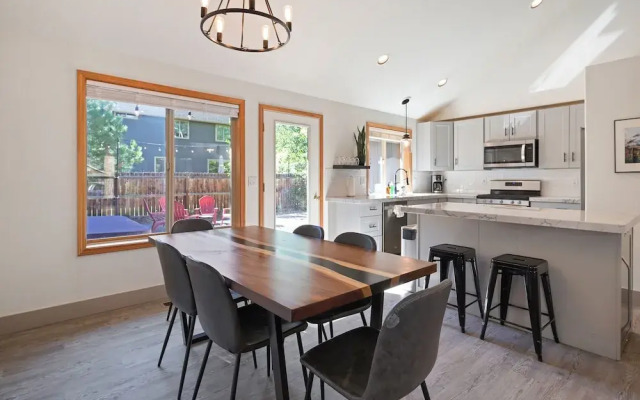Quail Covey 3 Bedroom Home by RedAwning